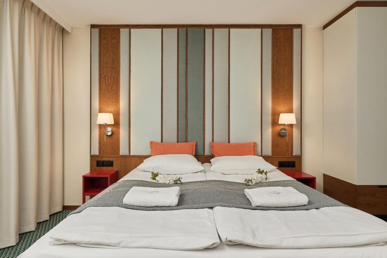 Gwarna Aparthotel City Center Wroclaw By Noclegi Renters Esterno foto