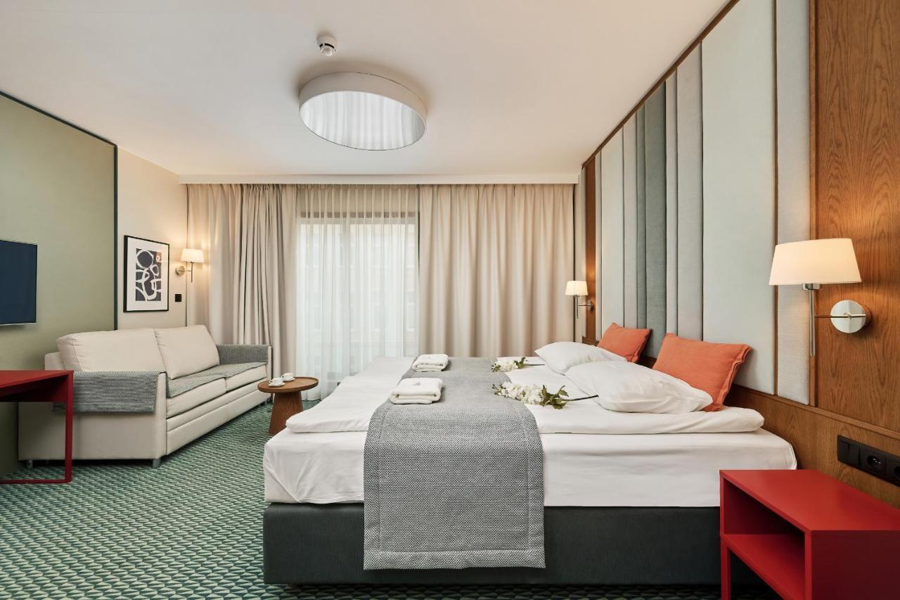 Gwarna Aparthotel City Center Wroclaw By Noclegi Renters Esterno foto