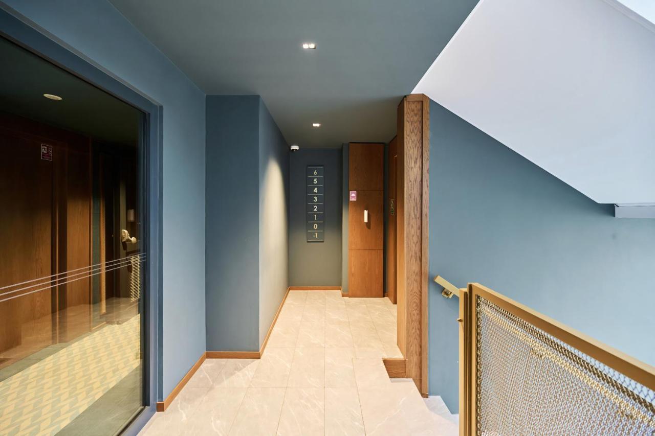 Gwarna Aparthotel City Center Wroclaw By Noclegi Renters Esterno foto