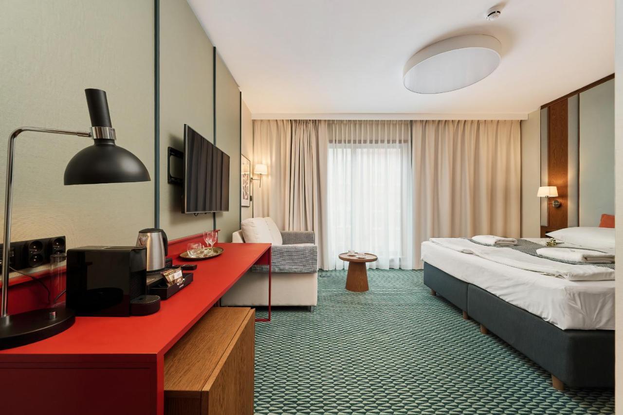 Gwarna Aparthotel City Center Wroclaw By Noclegi Renters Esterno foto