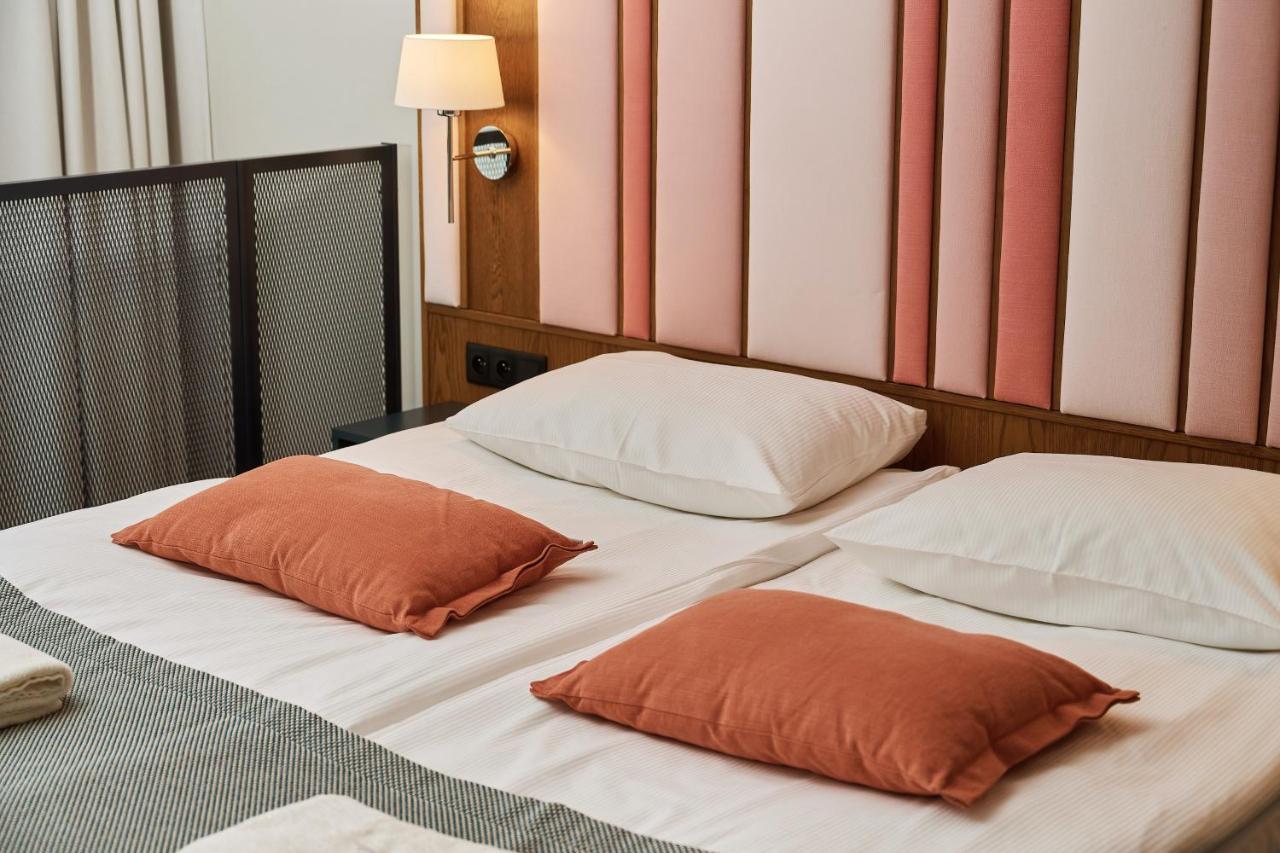 Gwarna Aparthotel City Center Wroclaw By Noclegi Renters Esterno foto