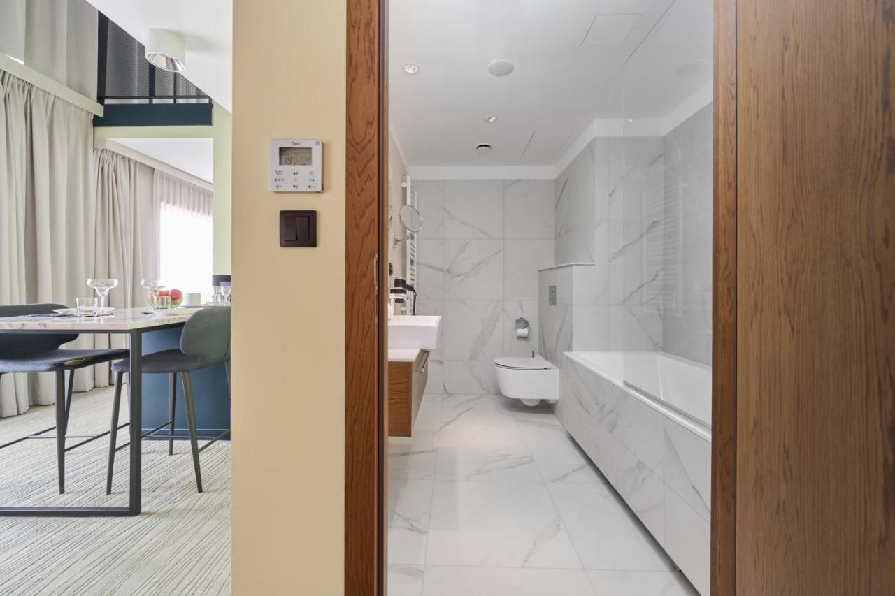 Gwarna Aparthotel City Center Wroclaw By Noclegi Renters Esterno foto