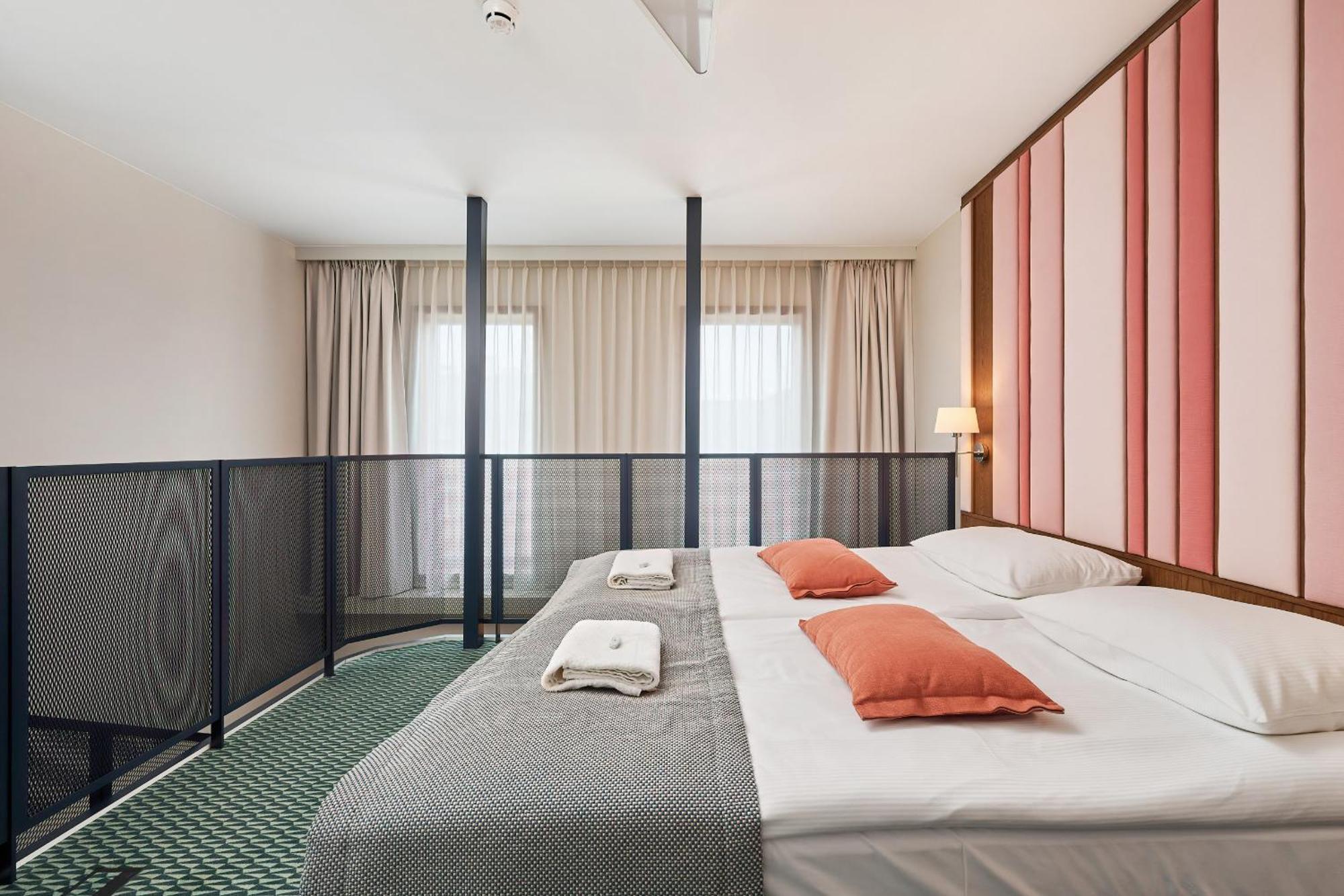 Gwarna Aparthotel City Center Wroclaw By Noclegi Renters Esterno foto